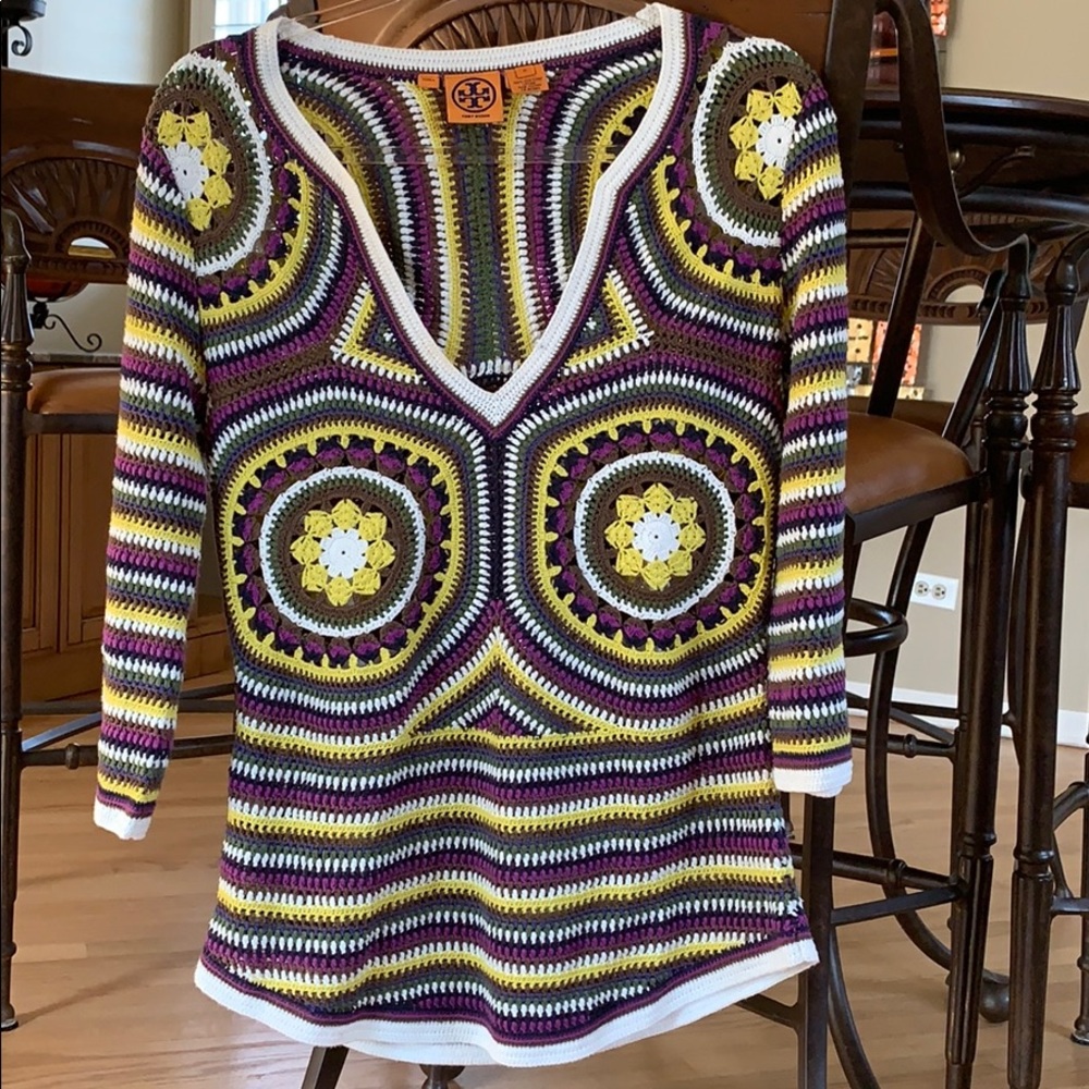 Tory burch sweater . Excellent condition .